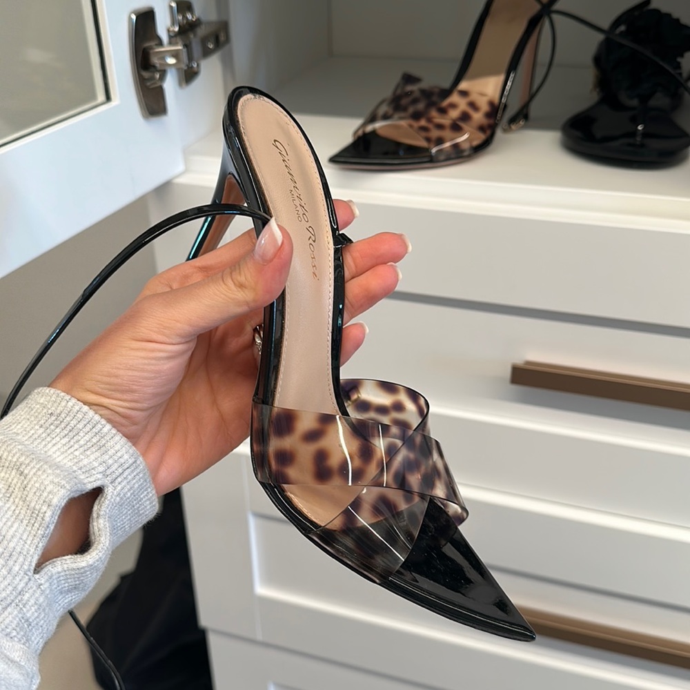 37.5 gianvitto rossi Great condition ! I wore it 3 times !